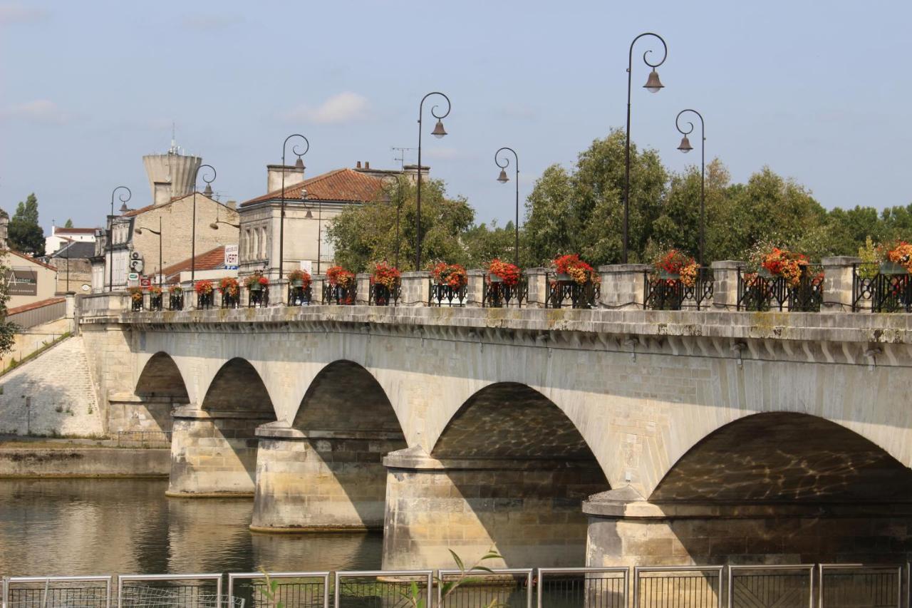 Ibis Budget Cognac Châteaubernard Zewnętrze zdjęcie